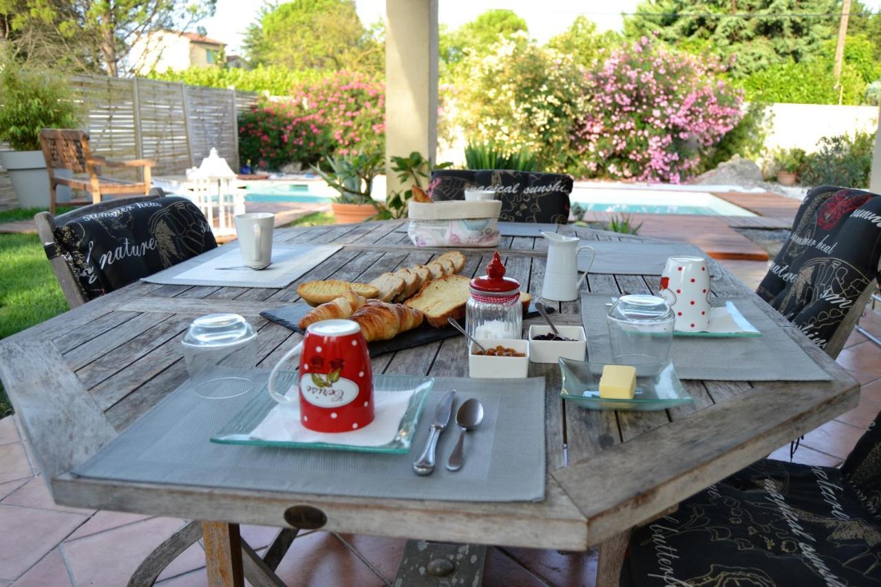 B & B "Les Charmettes" Vedène Екстериор снимка